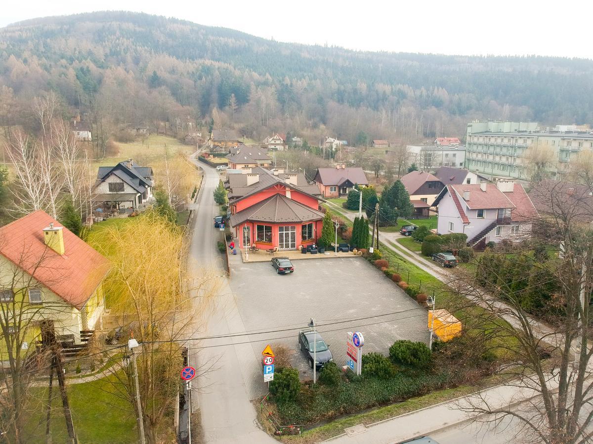Hotel Krak Myślenice Buitenkant foto