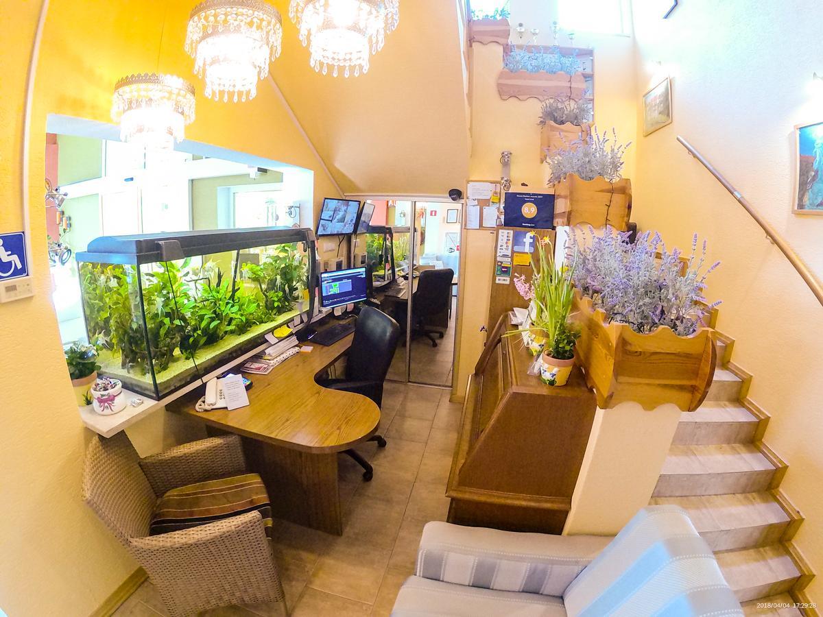 Hotel Krak Myślenice Buitenkant foto
