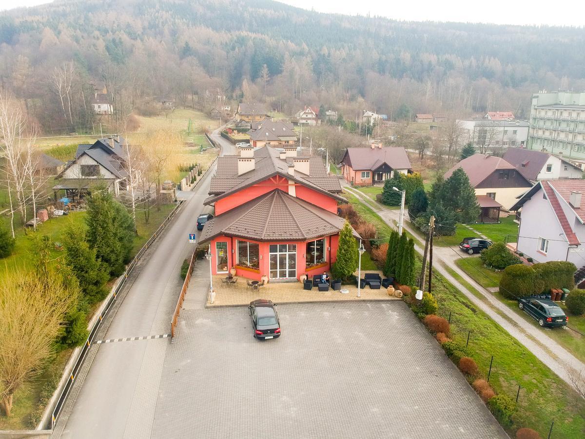 Hotel Krak Myślenice Buitenkant foto