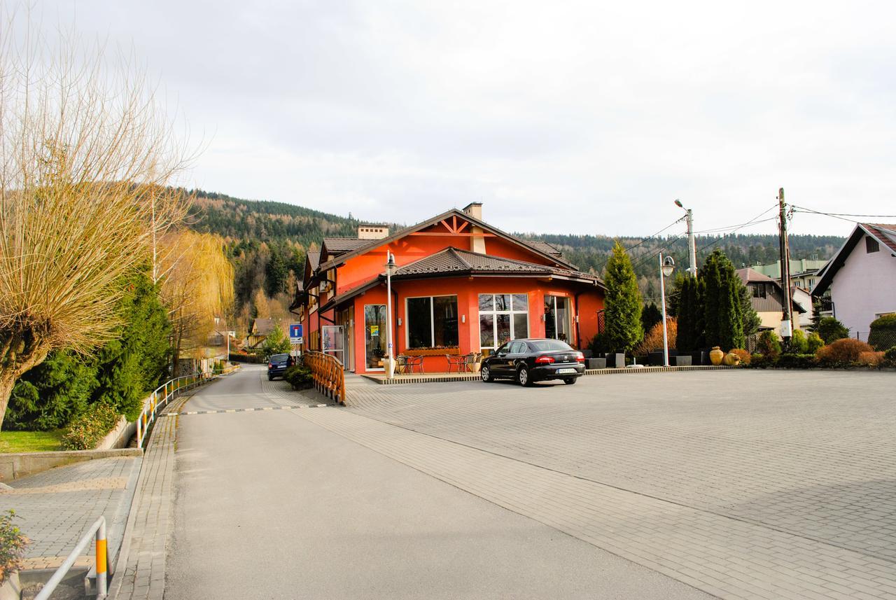 Hotel Krak Myślenice Buitenkant foto