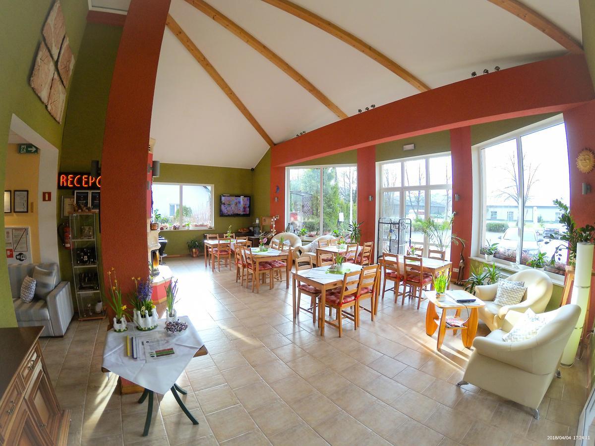 Hotel Krak Myślenice Buitenkant foto